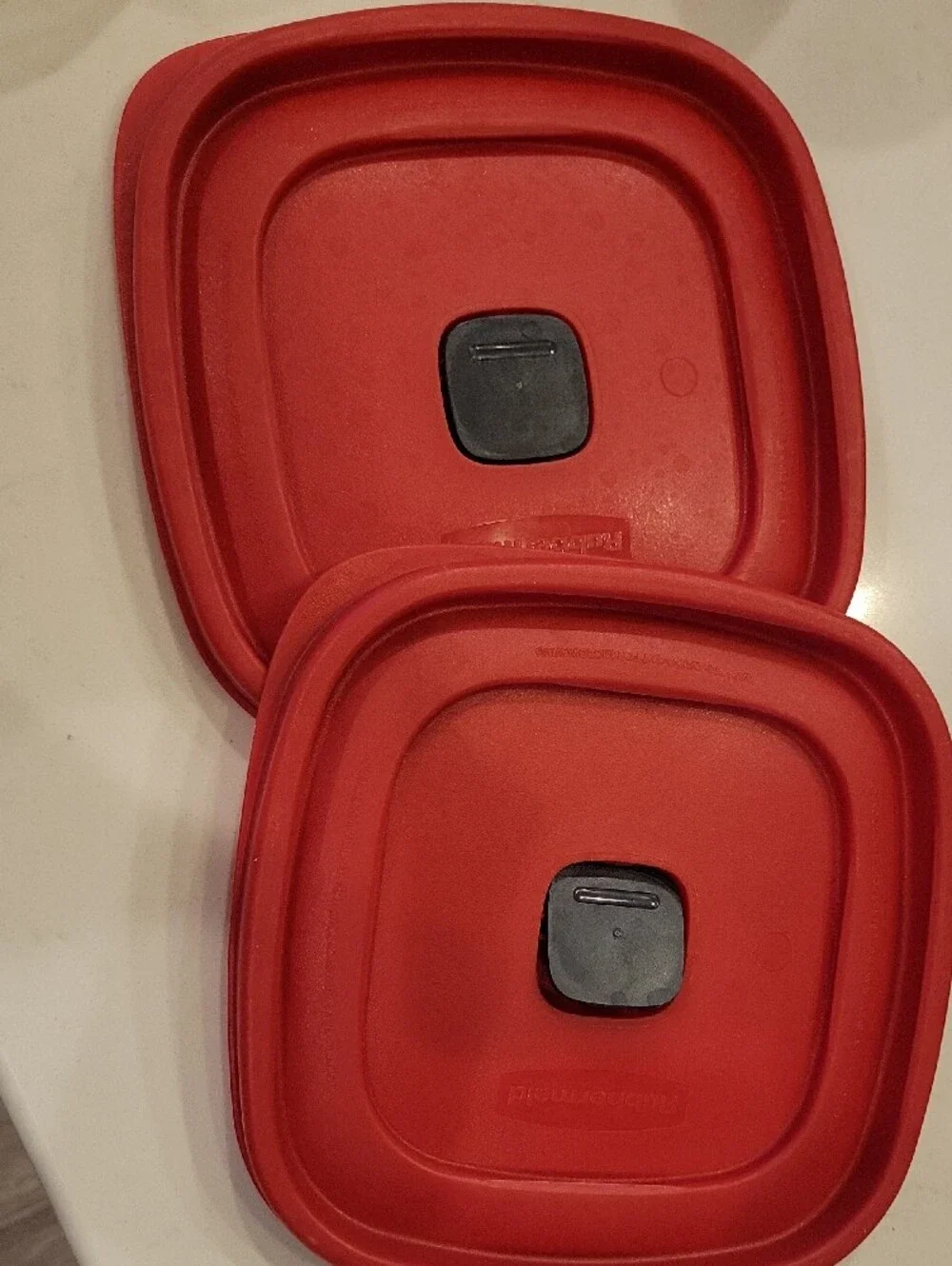 Rubbermaid Tupperware  Red and Light Blue Food Storage Containers